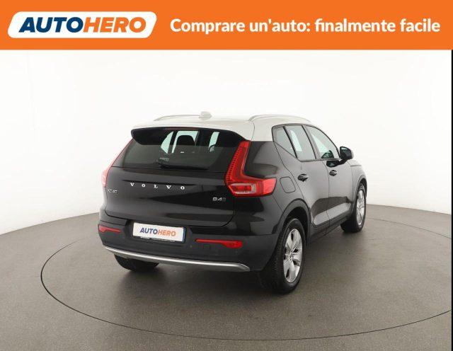 VOLVO XC40 B4 AWD Geartronic Momentum Pro