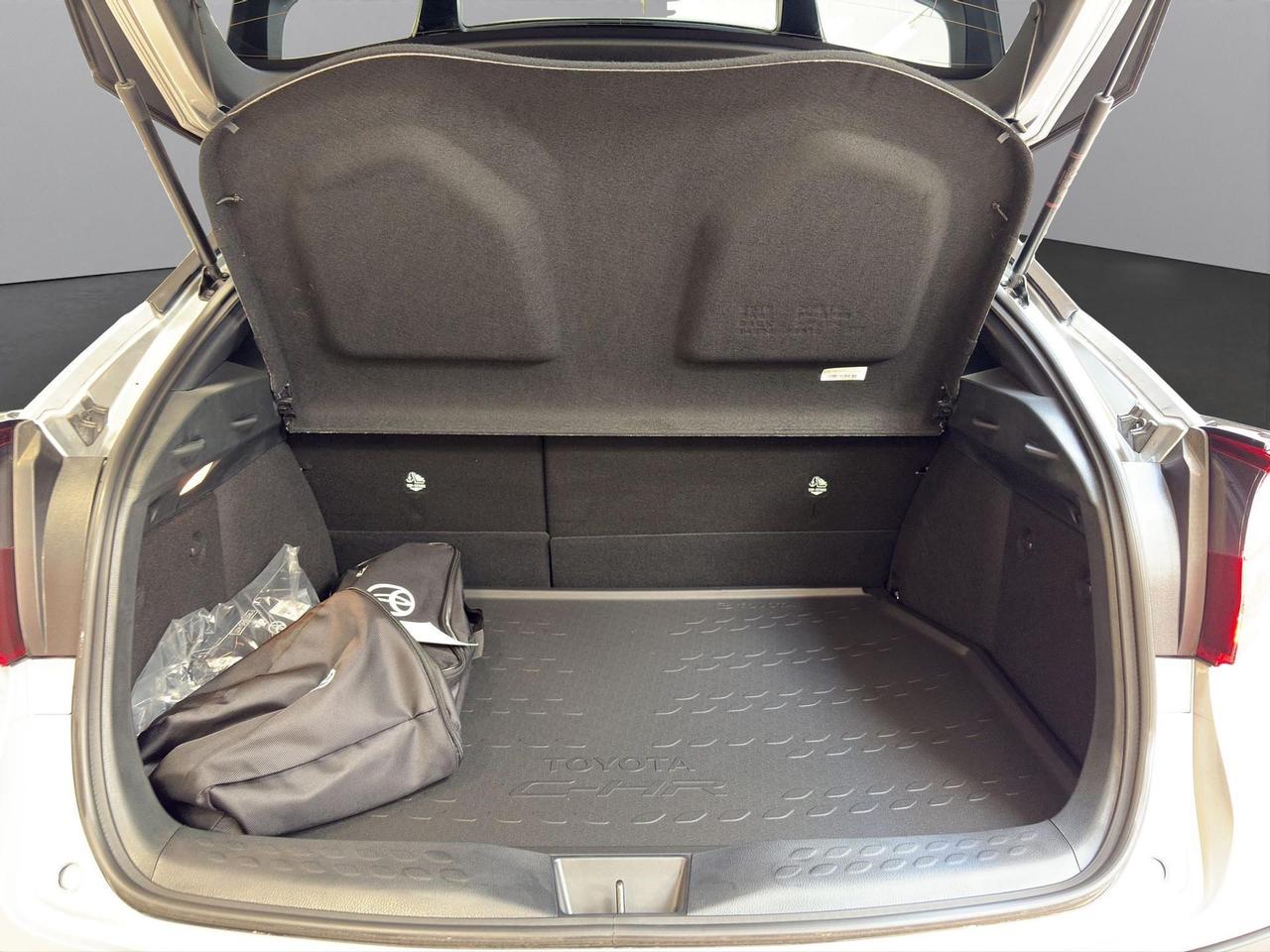 Toyota C-HR 2.0h More Business e-cvt