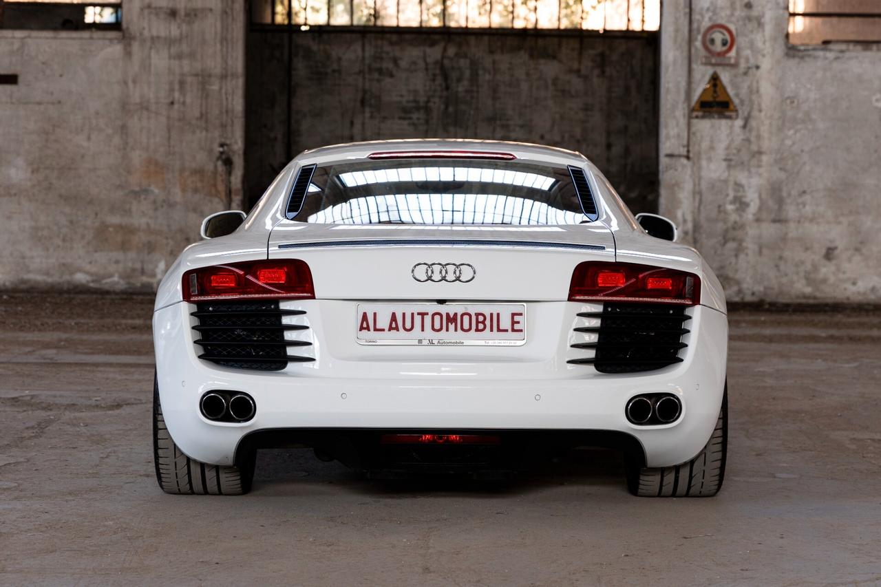 Audi R8 4.2 V8 FSI quattro
