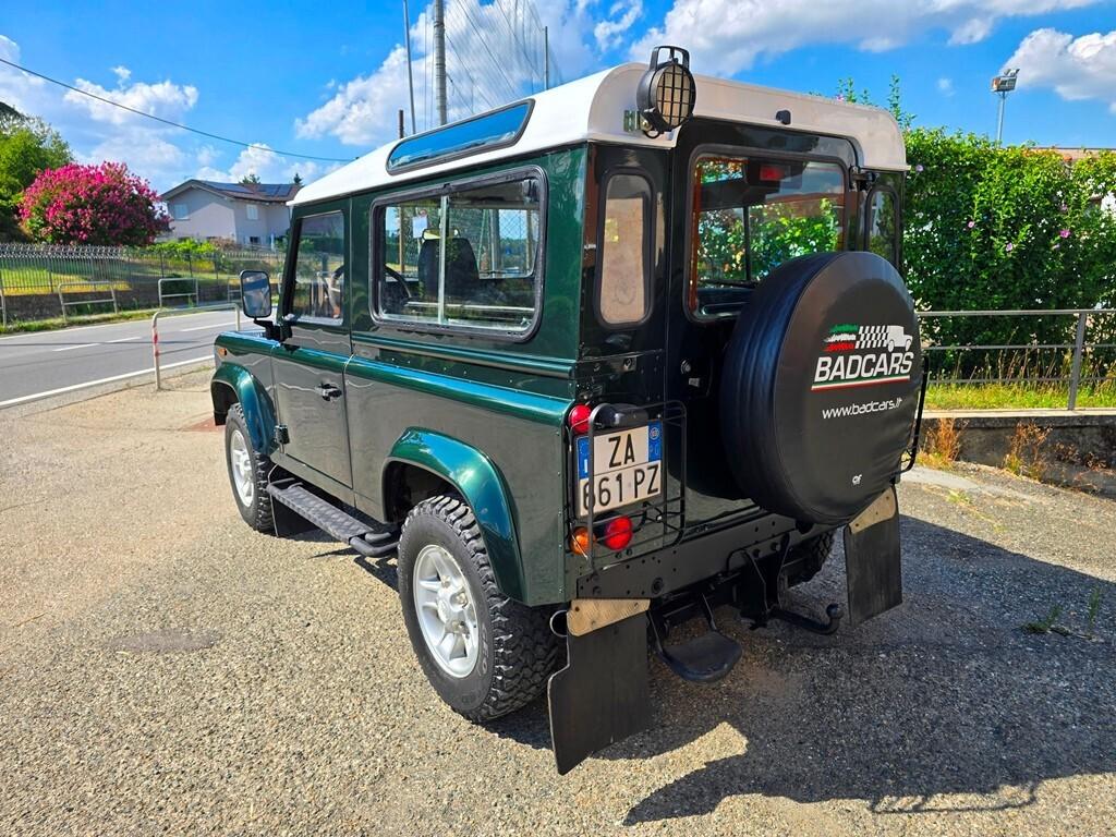 Land Rover Defender 90 TD5 RESTAURATA!