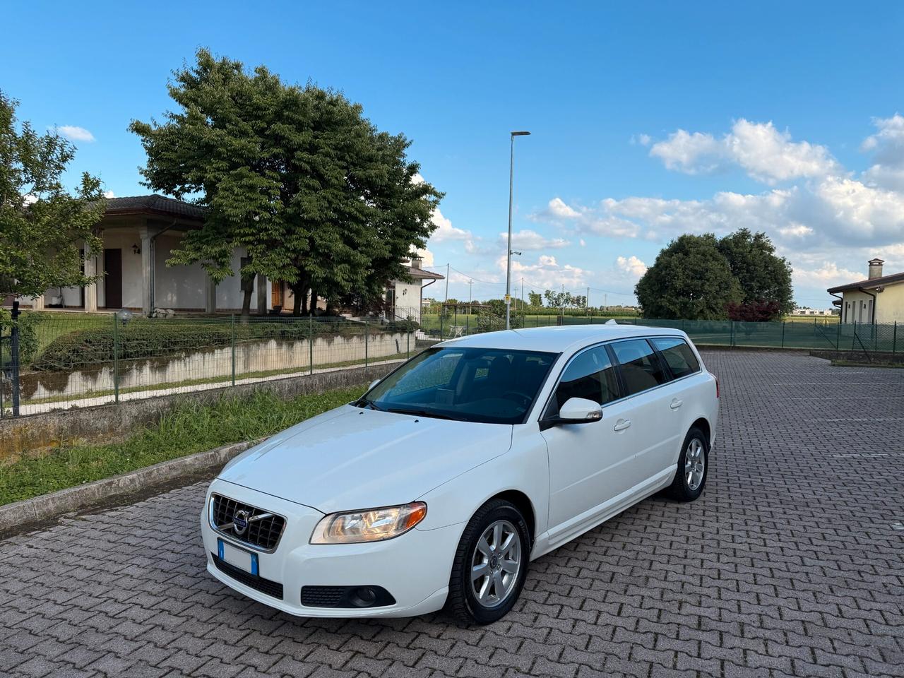 Volvo V70 D3 2.0d Summum FULL EURO5