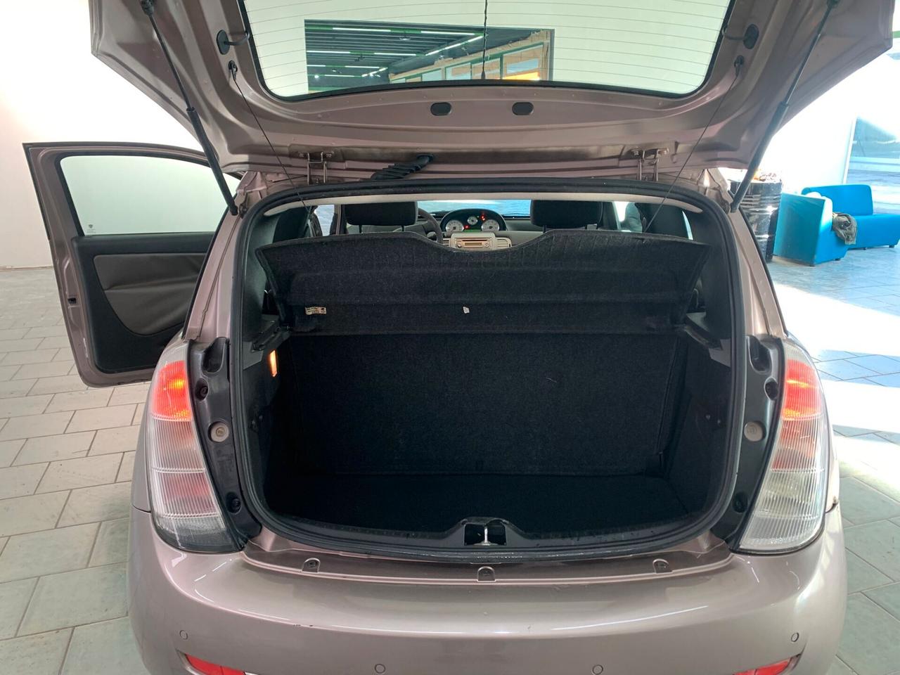 Lancia Ypsilon 1.2 69 CV Diva