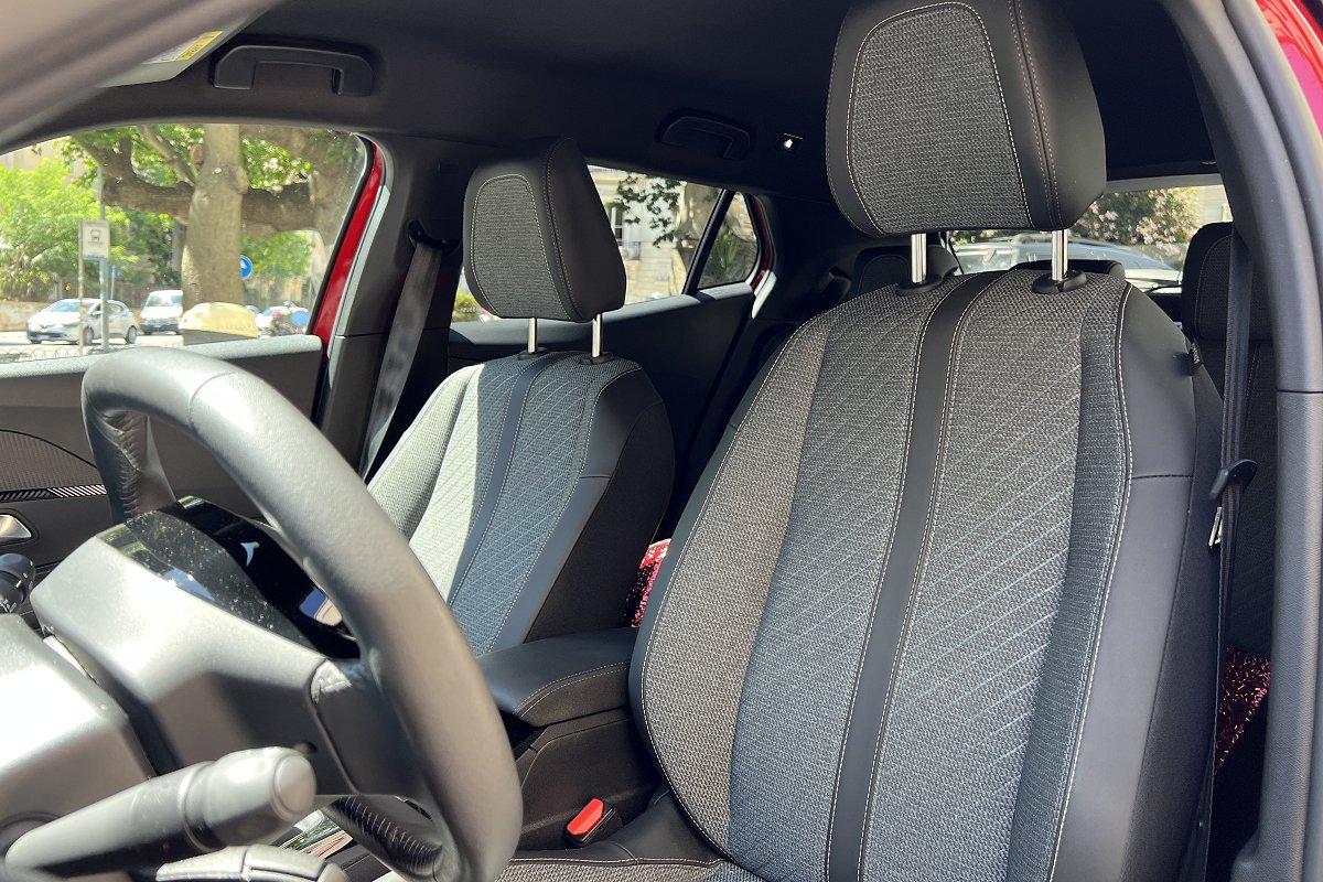PEUGEOT 2008 PureTech 100 S&S Allure