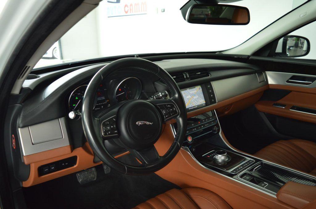 JAGUAR XF 2.0 D 180 CV aut. Portfolio MOTORE NUOVO