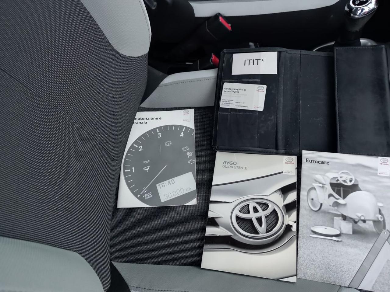 TOYOTA Aygo 1.0 VVT-i 69 CV 5 porte x-play