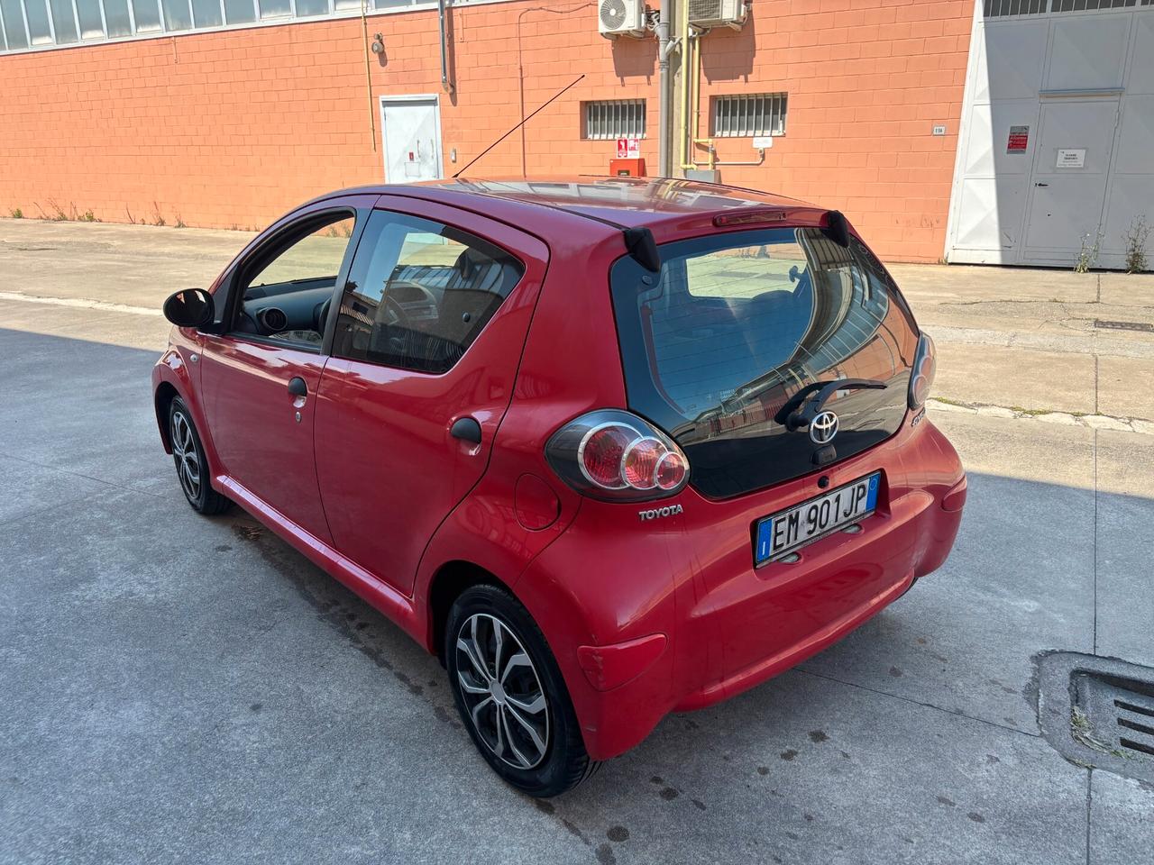 Toyota Aygo 1.0 12V VVT-i 5 porte Lounge Connect