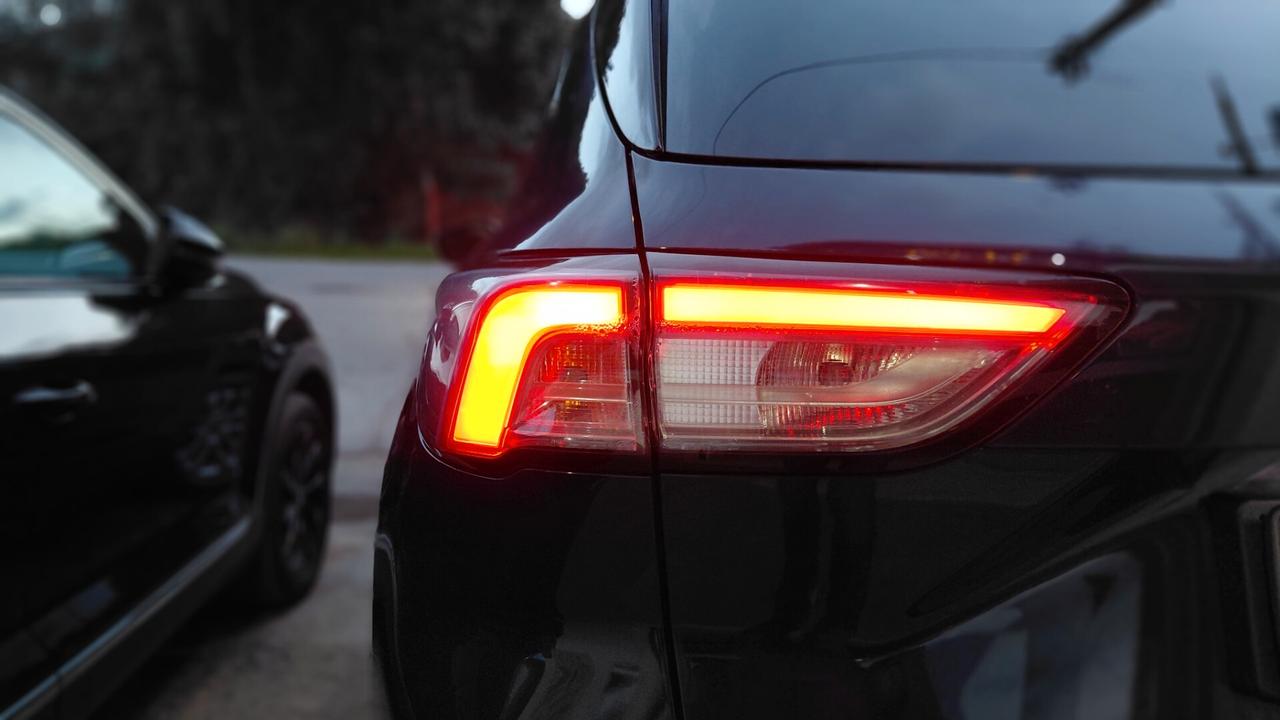 Ford Kuga 1.5 EcoBlue 120 CV MAI RIVERNICIATA