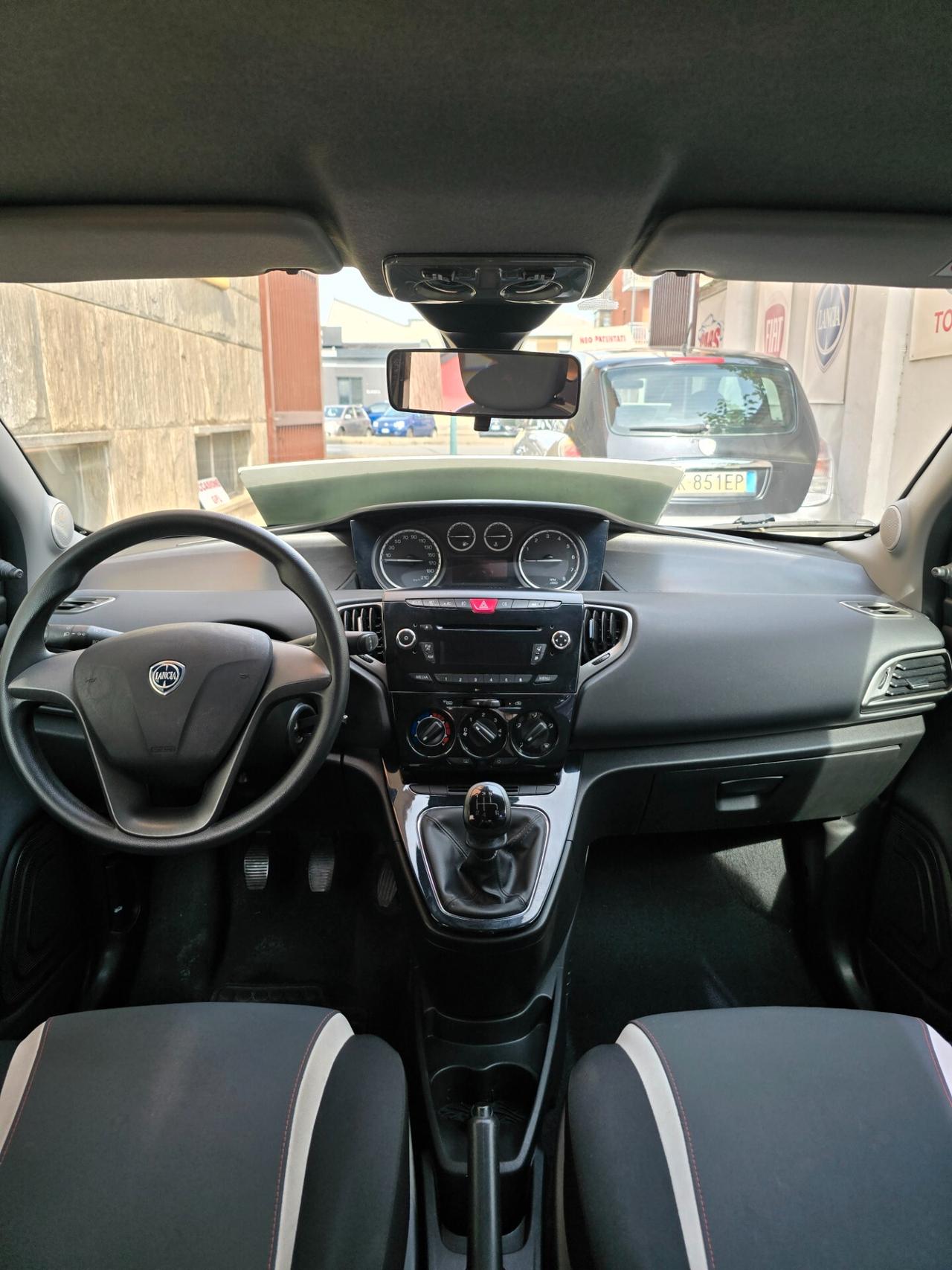 Lancia Ypsilon 1.2 69 CV PERFETTA