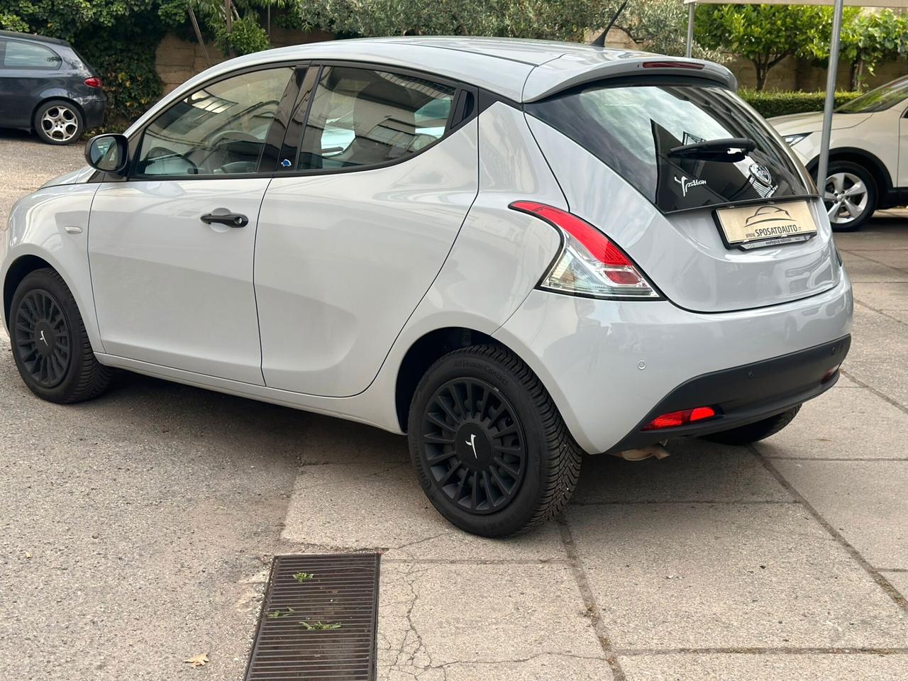 Lancia Ypsilon 1.2 69 CV 5 porte Elefantino