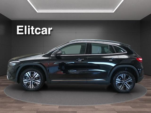 MERCEDES-BENZ GLA 180 Automatic Progressive Advanced