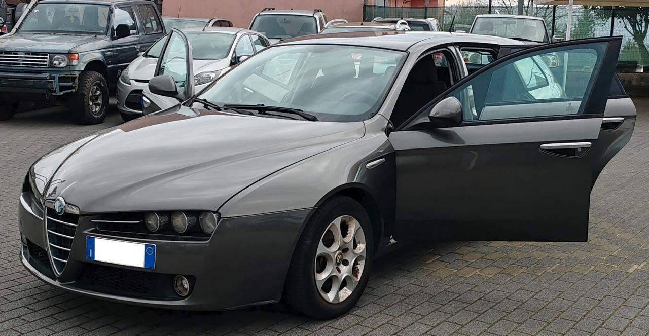 Alfa Romeo 159 1.9 JTDm 16V Sportwagon Distinctive
