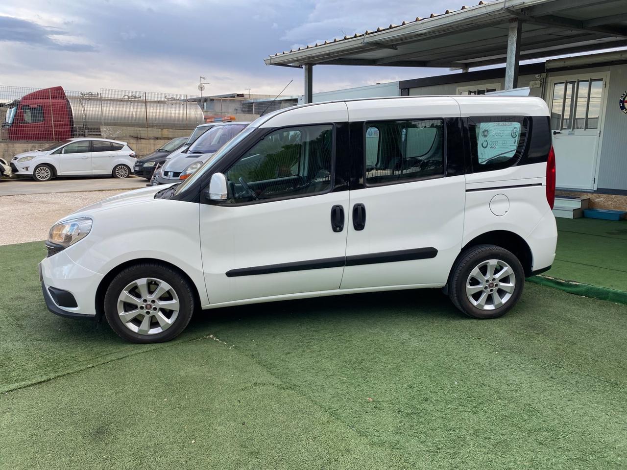 Fiat Doblo 1.6 Diesel Lounge 5 Posti Anno 2018