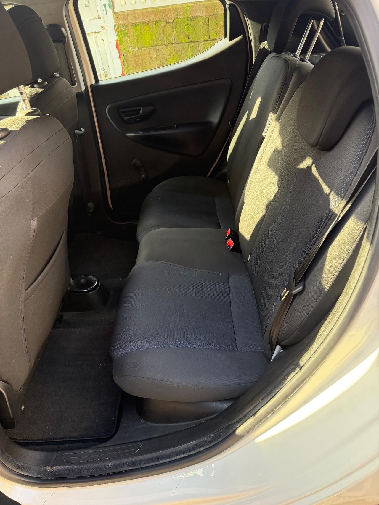 Lancia Ypsilon 1.2 69 CV 5 porte S&S Platinum