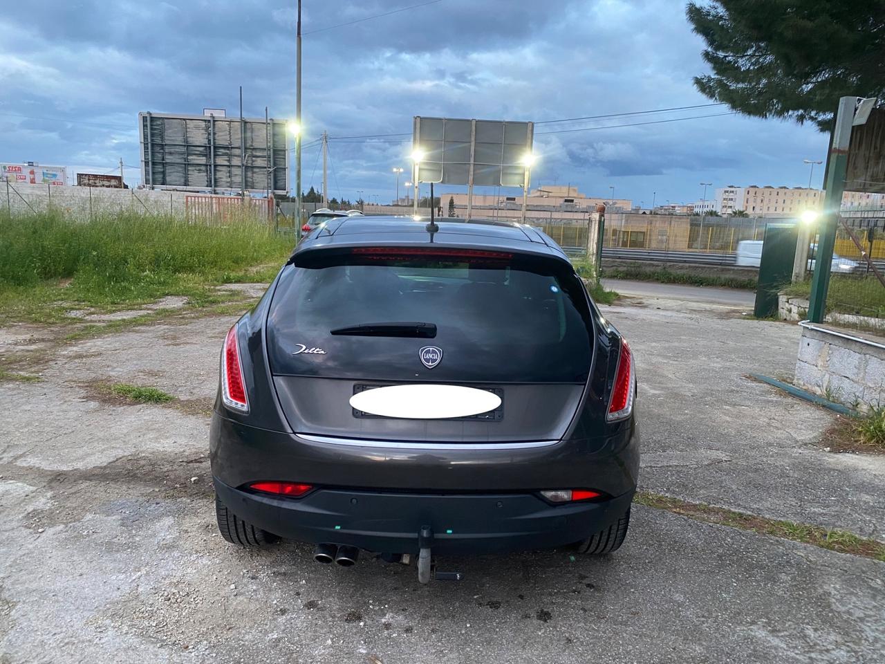 Lancia Delta 1.6 MJT DPF 105 CV Silver