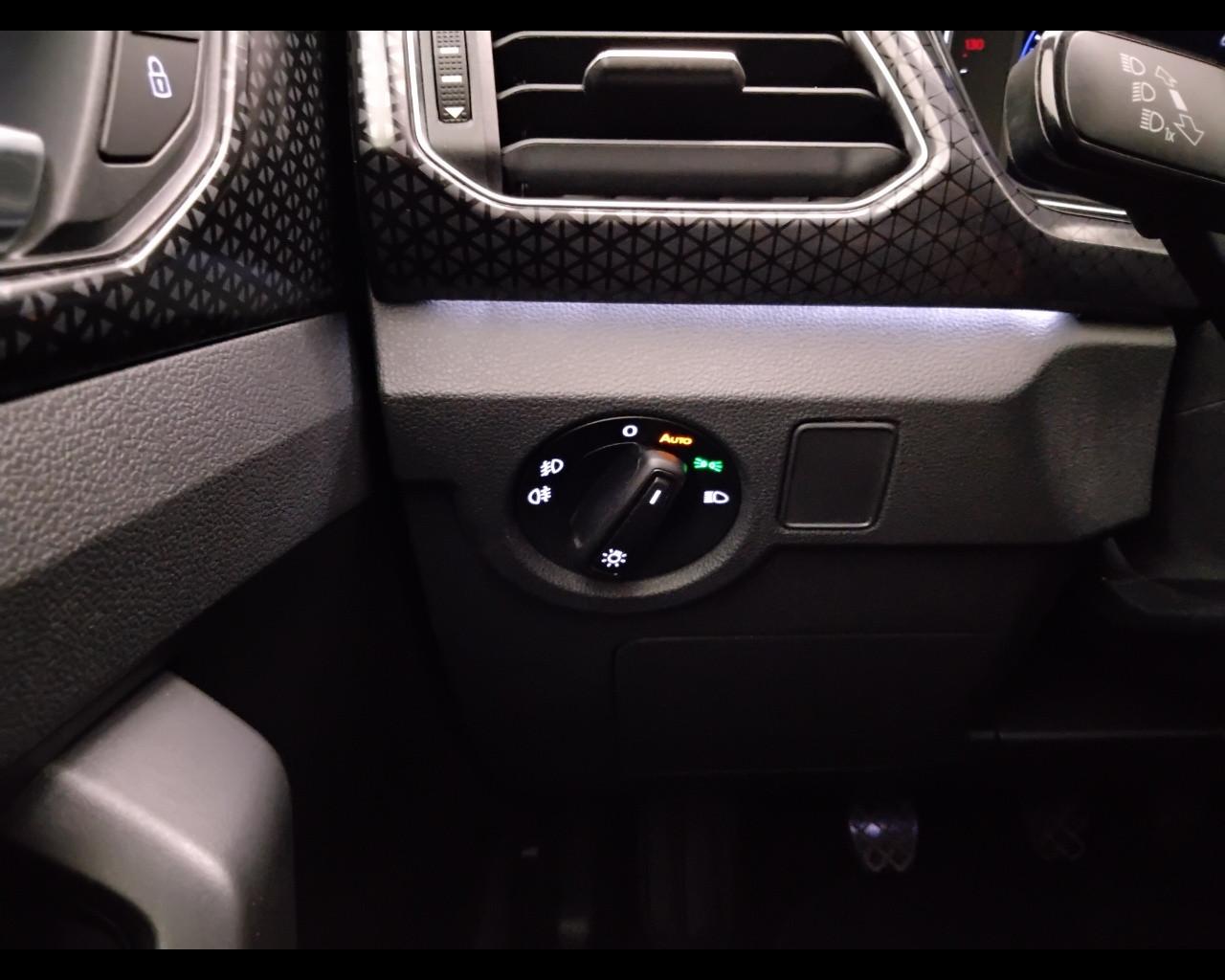 VOLKSWAGEN T-Cross 2019 - T-Cross 1.0 tsi Advanced 110cv