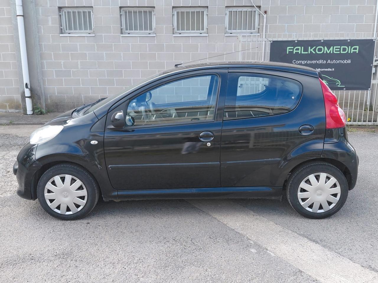 Peugeot 107 1.0 5 Porte (Neopatentati)