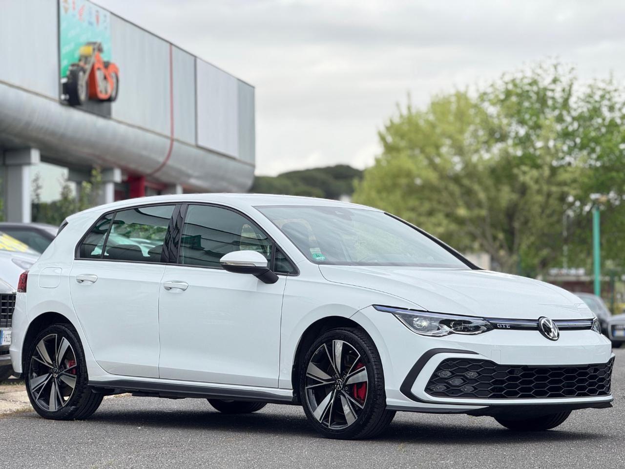 VOLKSWAGEN Golf GTE 245cv Finanziabile