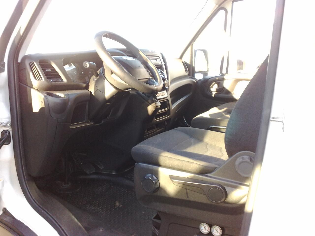 Iveco Daily 35s16 2.3hpt GRANVOLUME - 2017