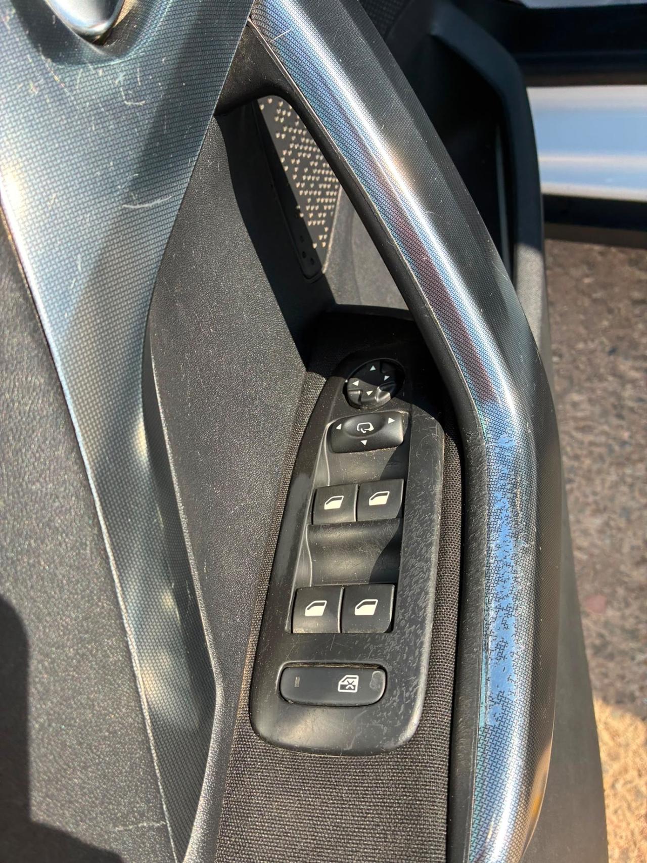 Peugeot 2008 BlueHDi 100 Allure