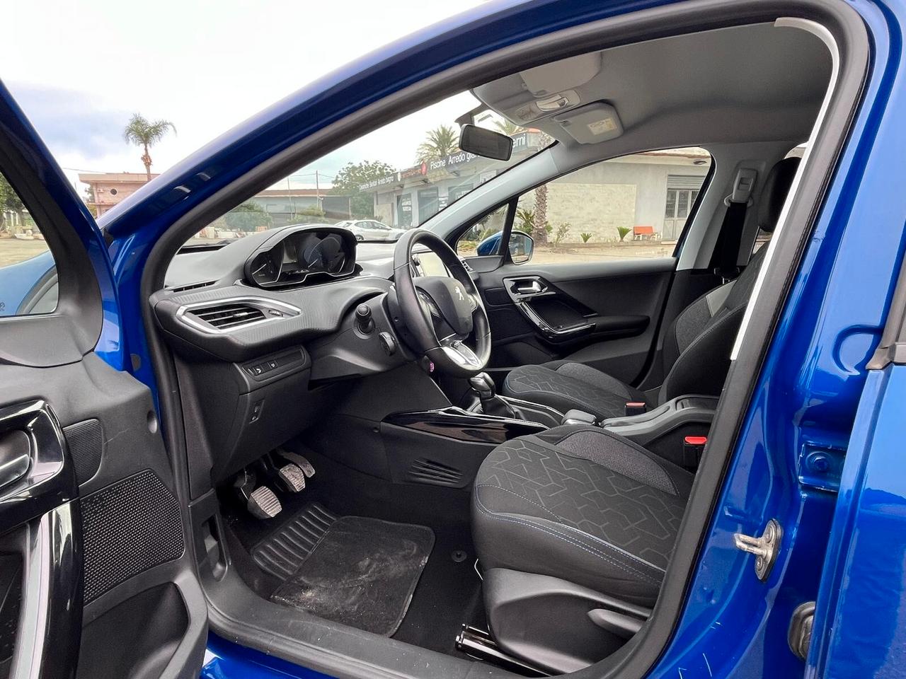 Peugeot 2008 BlueHDi 100 S&S Signature