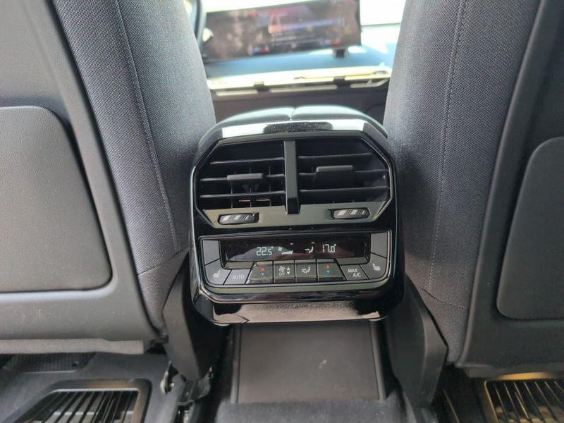 BMW iX XDRIVE40 PACCHETTO SPORTIVO