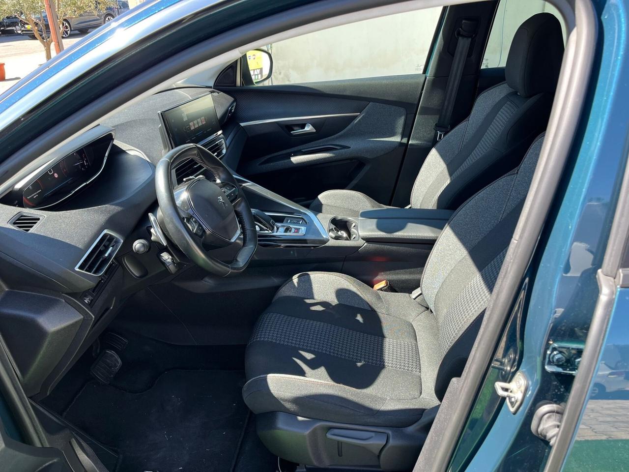 Peugeot 3008 1.5 131cv EAT8
