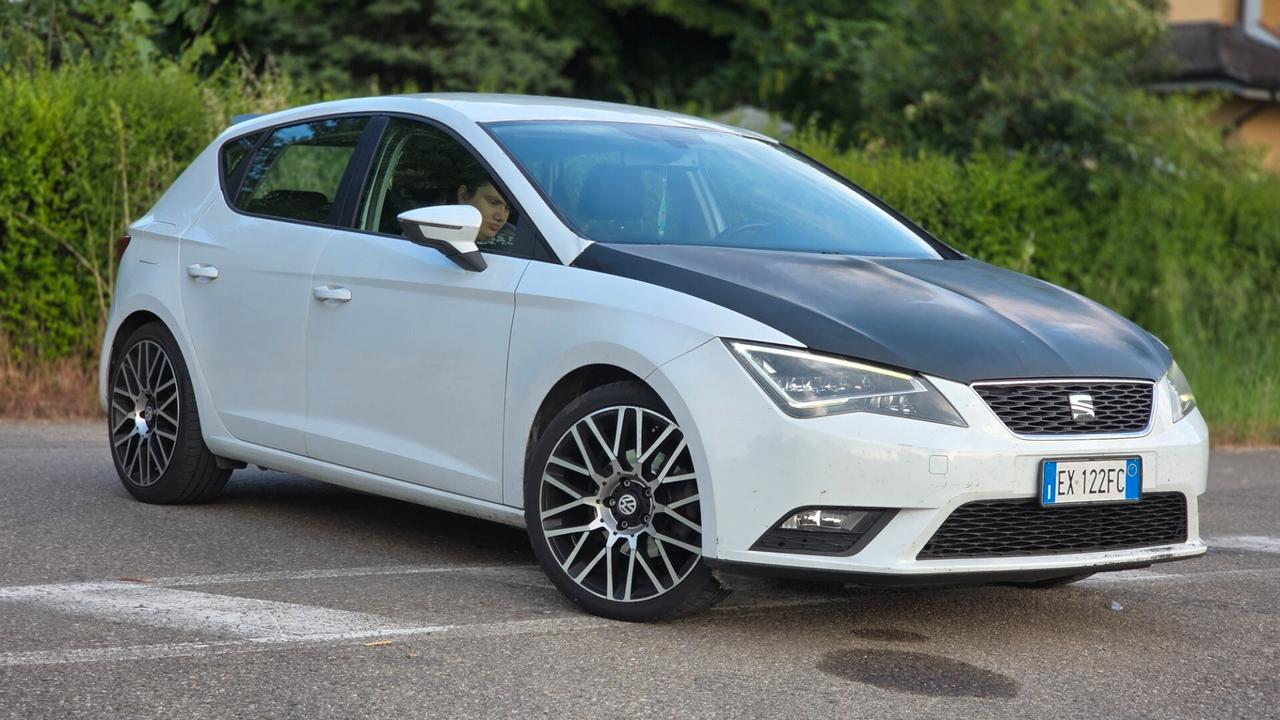 Seat Leon METANO Anche NEOPATENTATI