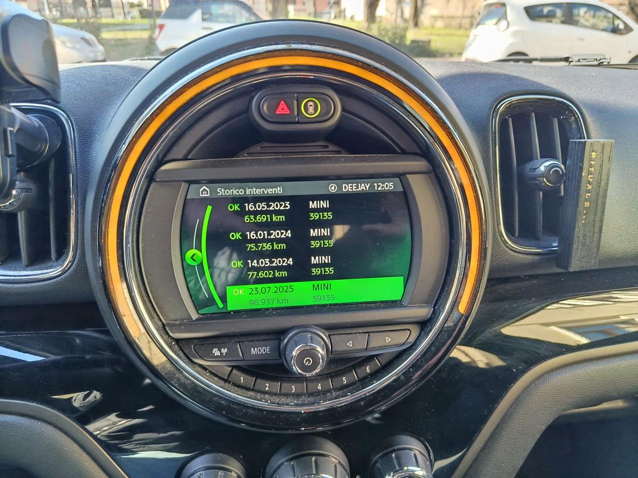 Mini Cooper Countryman Baker Street Edition #9408