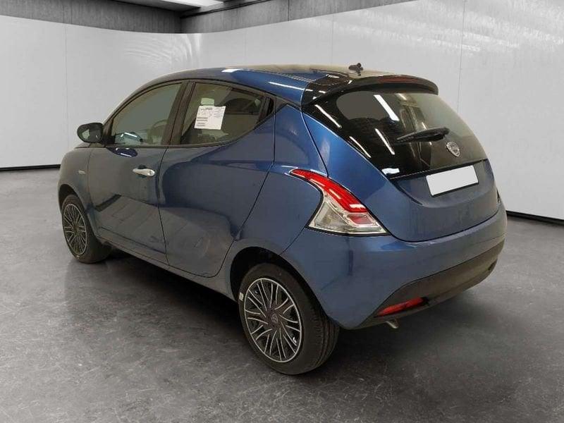 Lancia Ypsilon 1.0 firefly hybrid Platino s&s 70cv