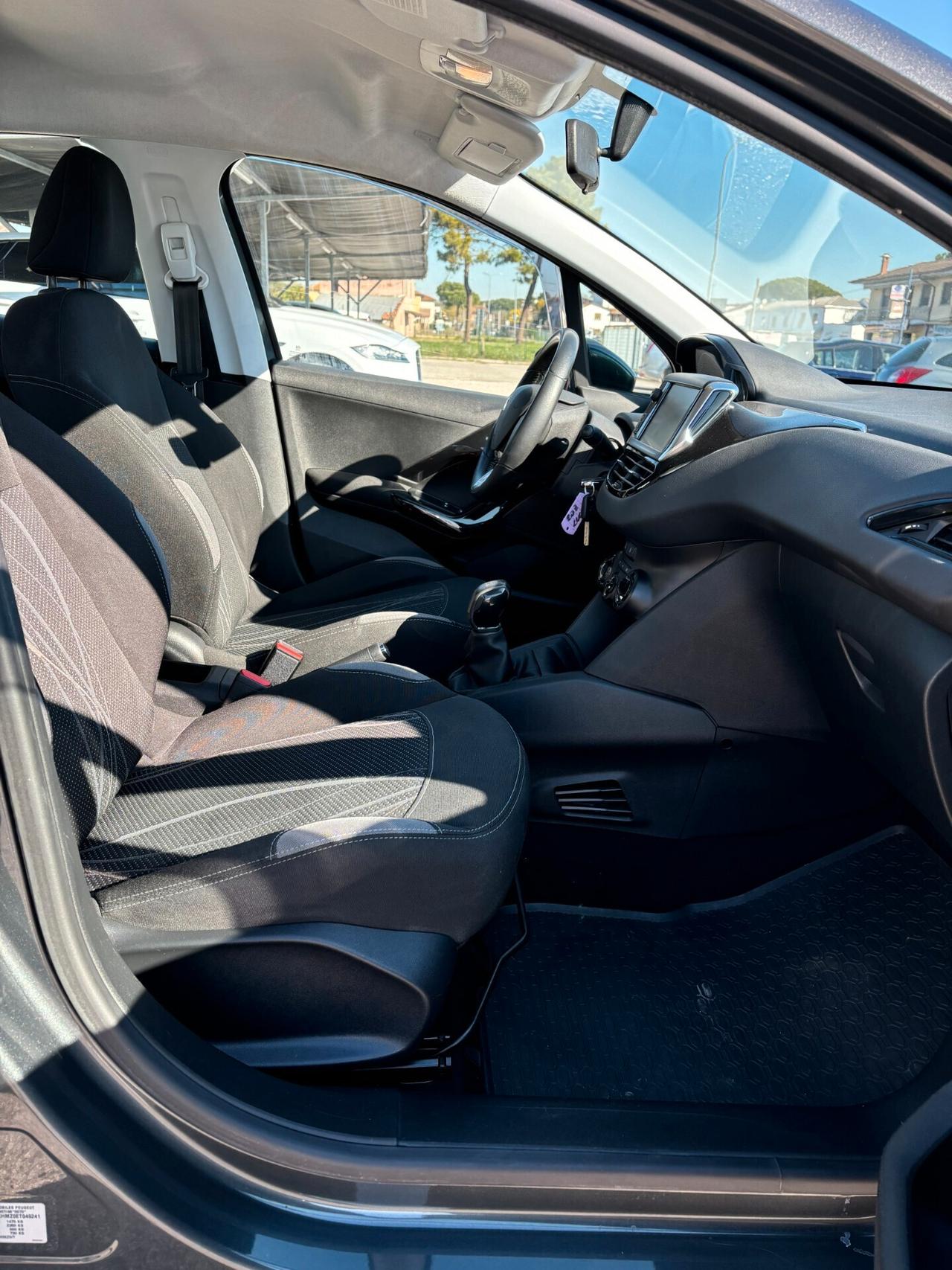 Peugeot 208 1.2 VTi MOTORE NUOVO