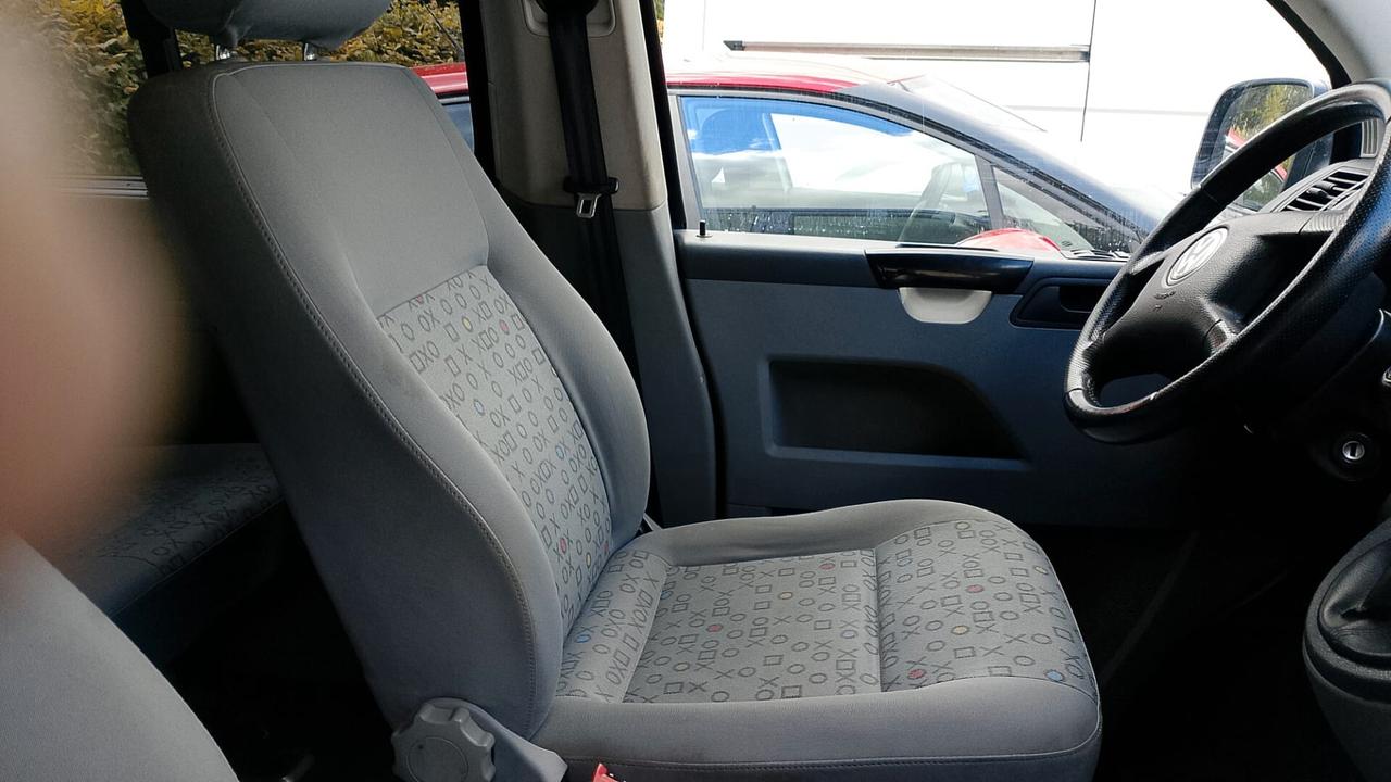 Volkswagen T5 Caravelle 7 POSTI