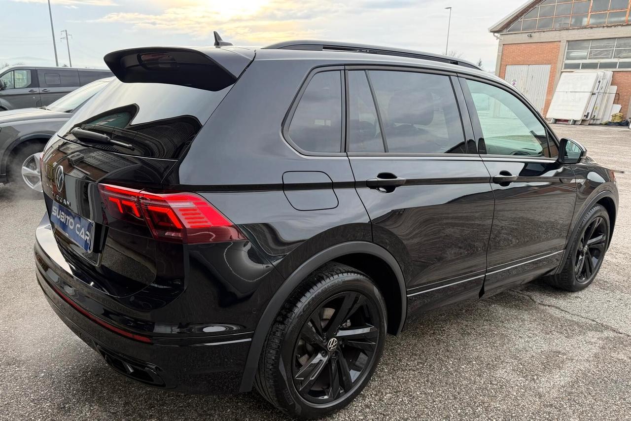 Volkswagen Tiguan 2.0 TDI 150 CV SCR DSG R-Line TETTO APRIBILE BLACK PACK
