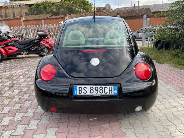 VOLKSWAGEN New Beetle 1.6