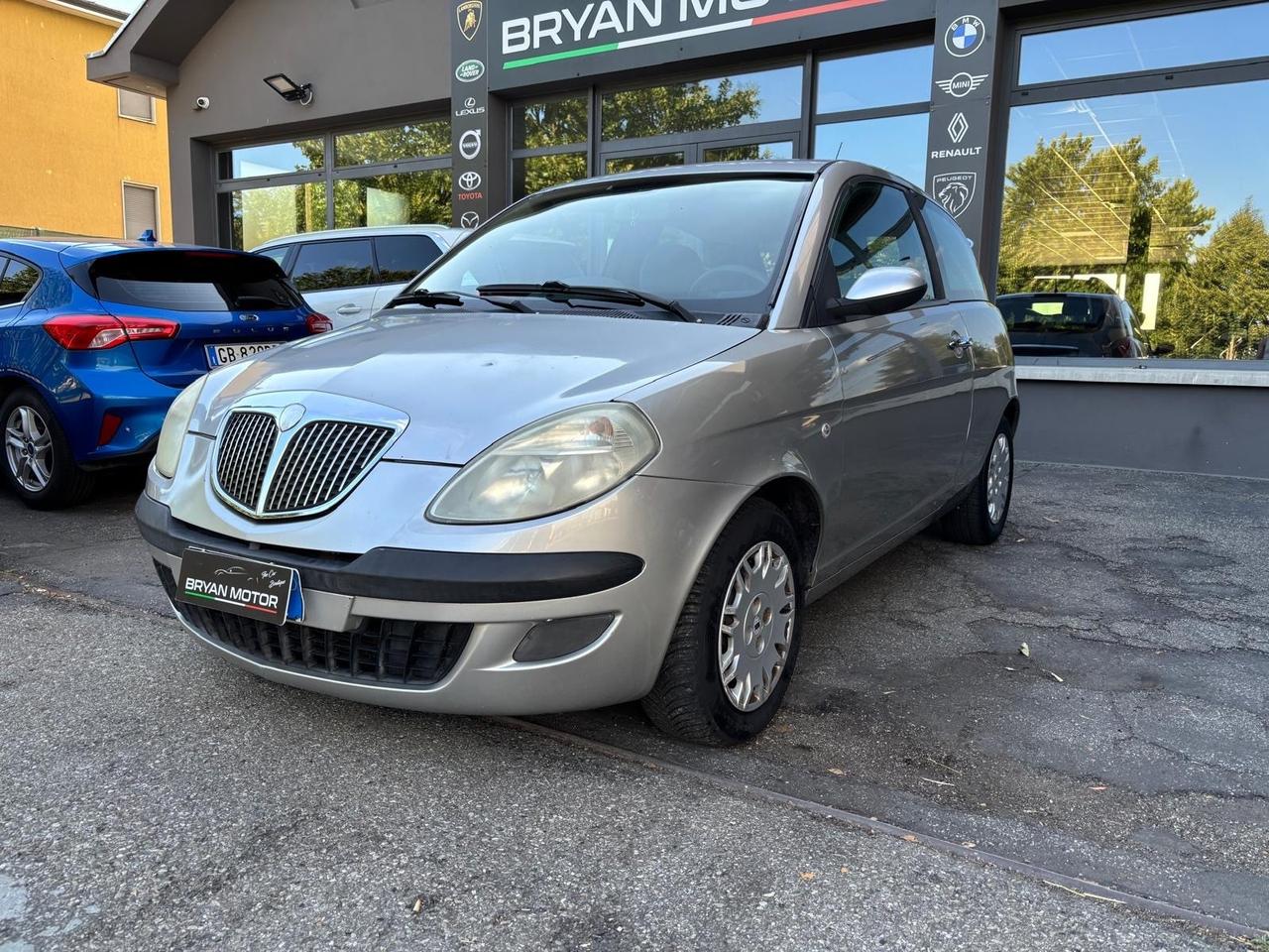 Lancia Ypsilon 1.2 16V Argento