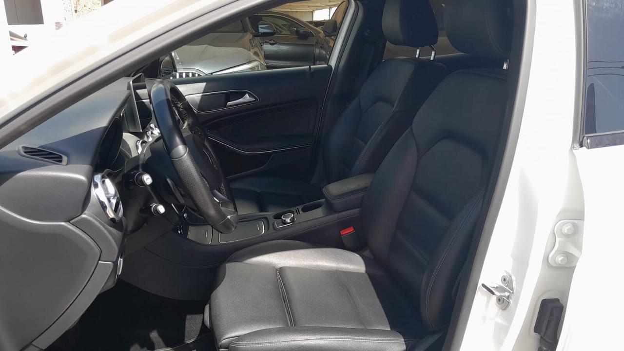 Mercedes-benz GLA 200 d Automatic Premium