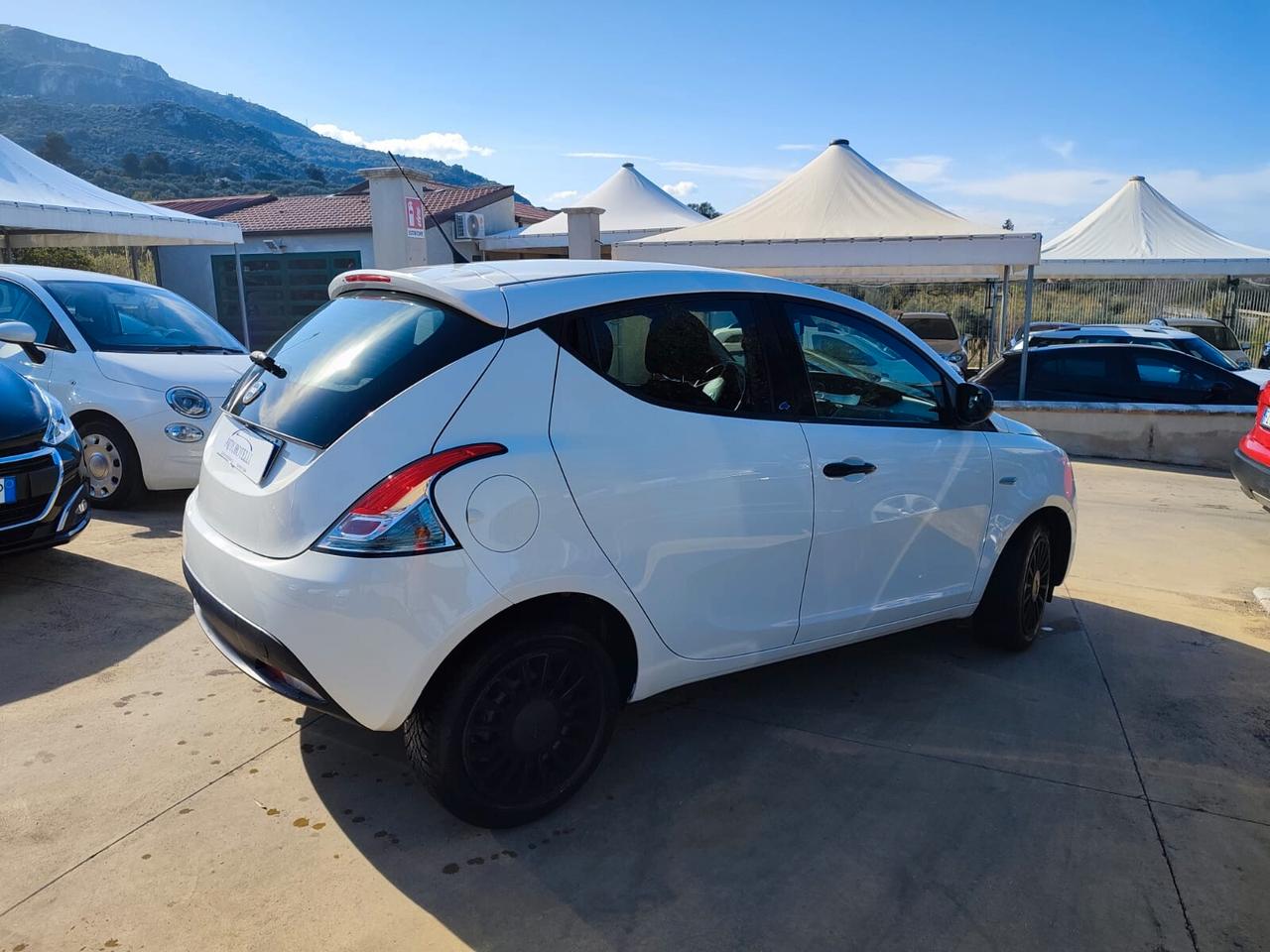 Lancia Ypsilon 1.2 69 CV 5 porte S&S Elefantino Blu