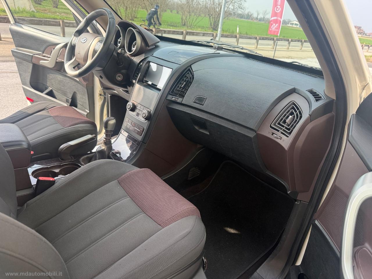 MAHINDRA XUV500 2.2 16V FWD W6 7 POSTI