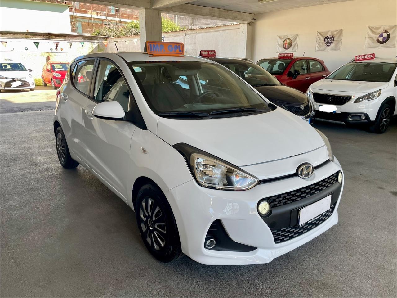 Hyundai i10 1.0 LPGI Econext Login Full dal nord Italia