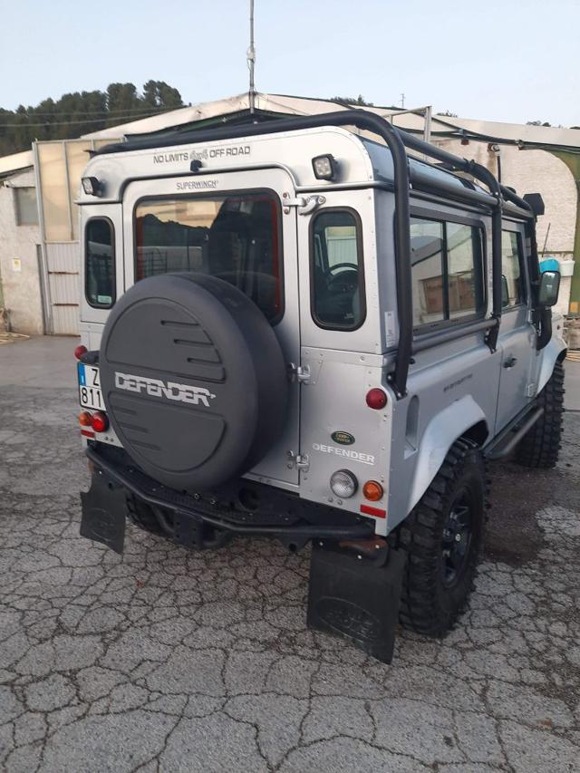 LAND ROVER Defender 90 2.4 TD4 Station Wagon S