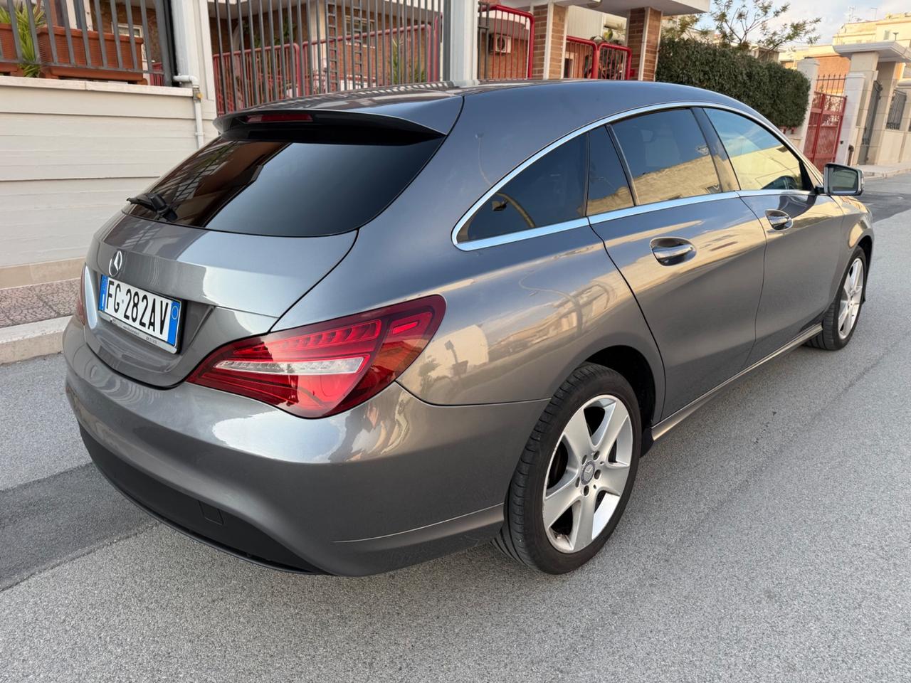 Mercedes-benz CLA 180 d Premium