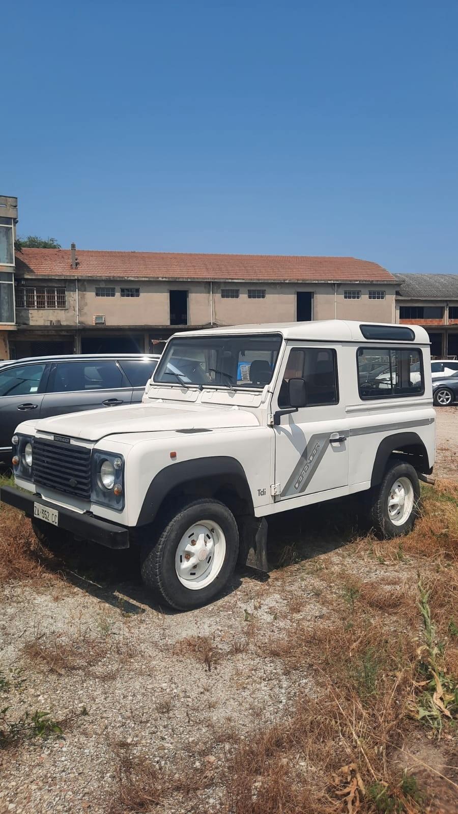 Land Rover Defender 90 2.5 Td5 Station Wagon County