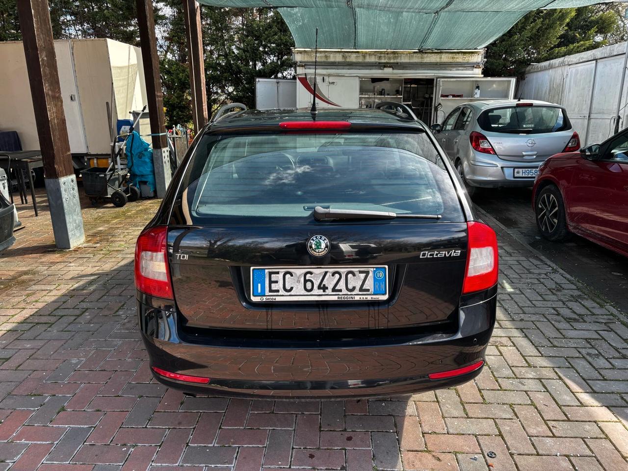 Skoda Octavia 1.6 TDI CR F.AP. Wagon Ambition IDONEA PER NEOPATENTATI PERMUTABILE