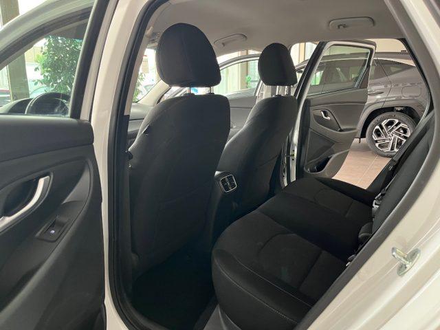 HYUNDAI i30 1.6 CRDi hybrid 39.000km