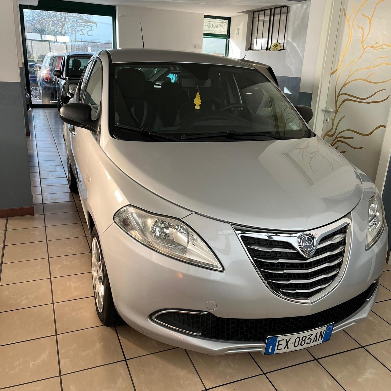 Lancia Ypsilon 1.2 69 CV 5 porte S&S Platinum