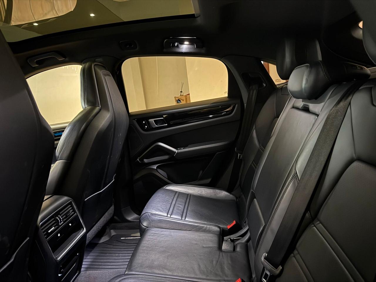 Porsche Cayenne Coupé 3.0 V6 E-Hybrid FULL