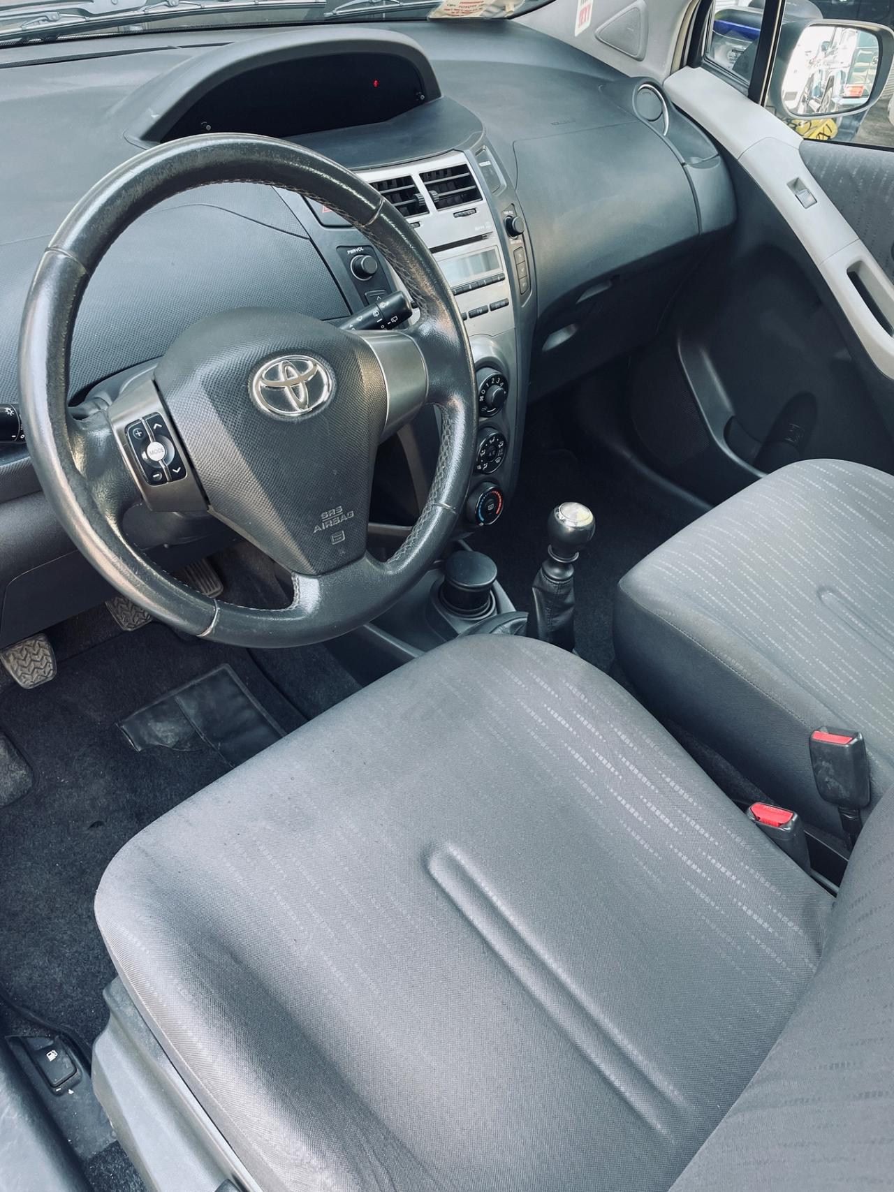 Toyota Yaris 1.3 5 porte