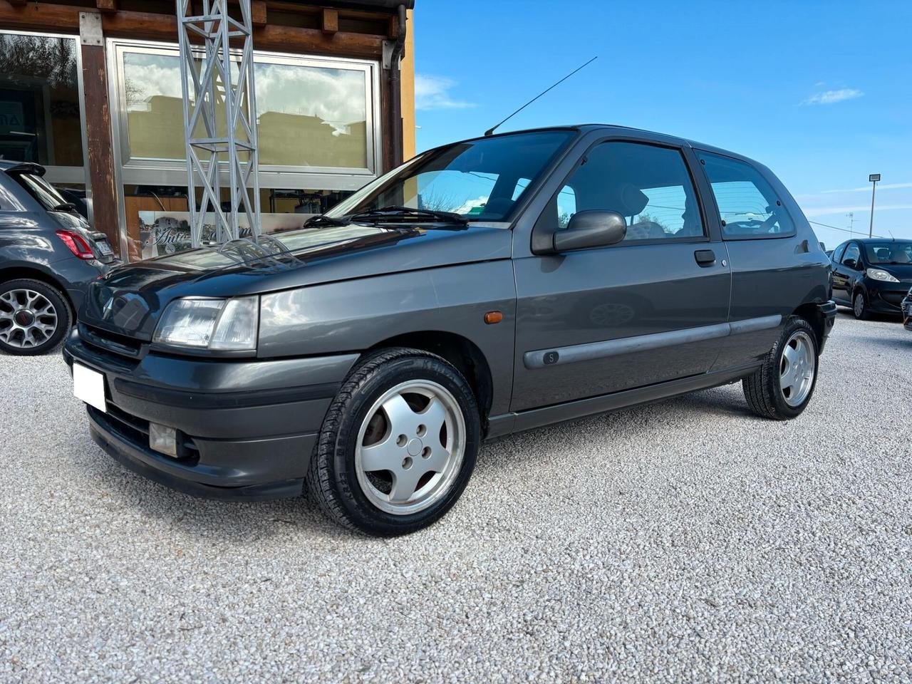 RENAULT CLIO 1.4 B - 1994