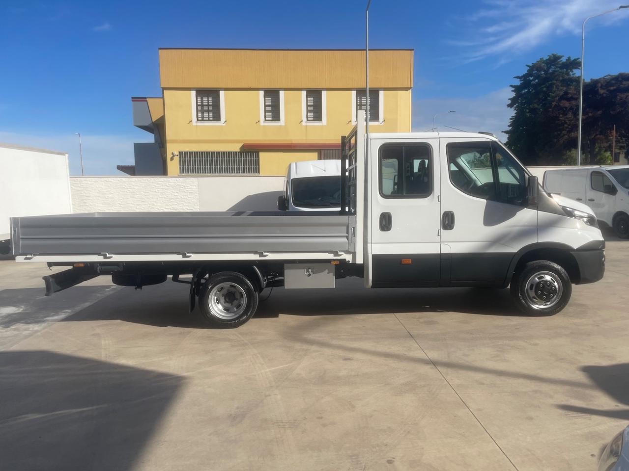 Iveco daily 35c12 7 posti cassone fisso