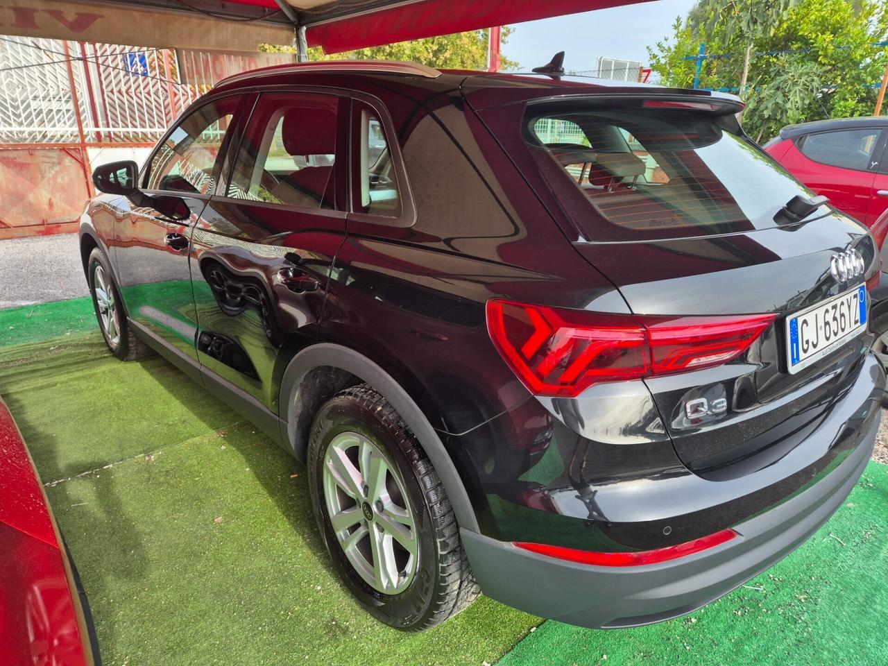 Audi Q3 35 TDI S tronic Business
