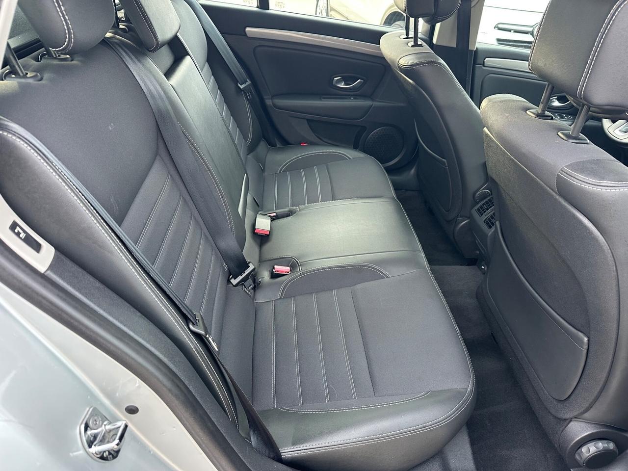 Renault Laguna 2011 2.0 dCi 150CV SporTour Nav